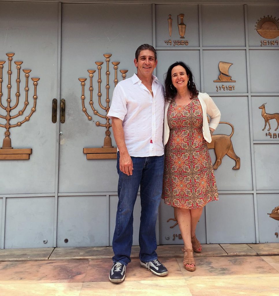 Richard Blanco, an American poet, has worked closely with Ruth Behar to bridge the cultural gap between the United States and Cuba.