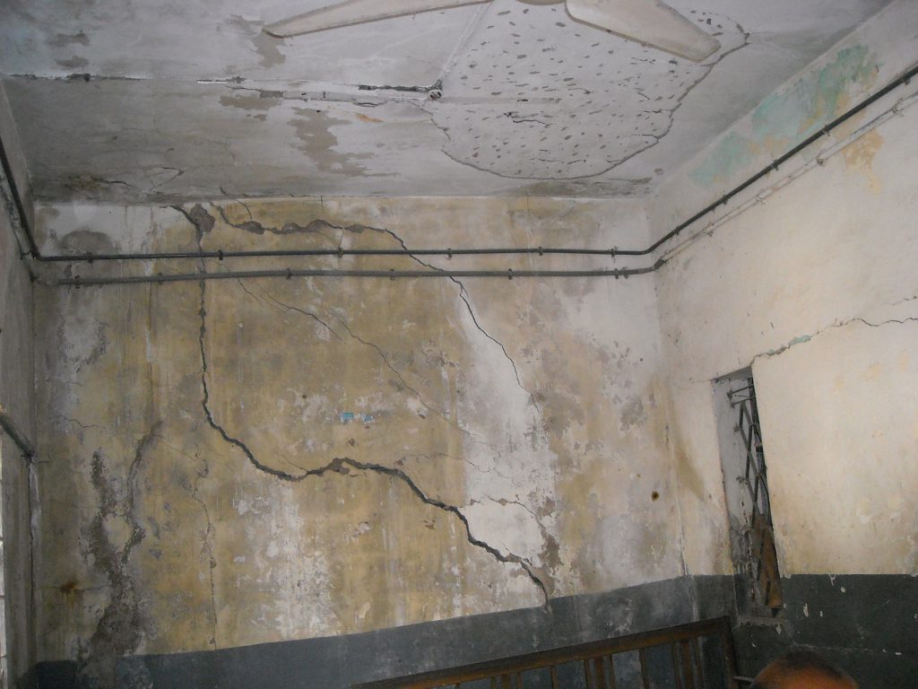 Many public clinics in Karachi, such as this one, are in need of basic maintenance and supplies.