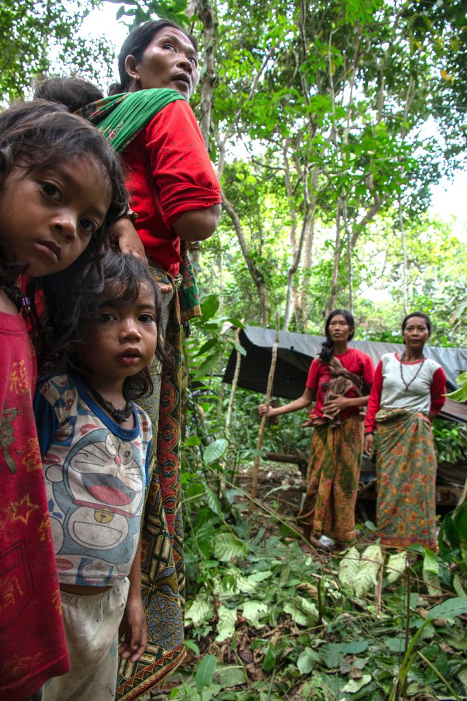 Orang Rimba covid-19 - The Orang Rimba use time and distance to process loss. These women and children are practicing melangun, a form of grieving wherein people move away from the place an individual has died.